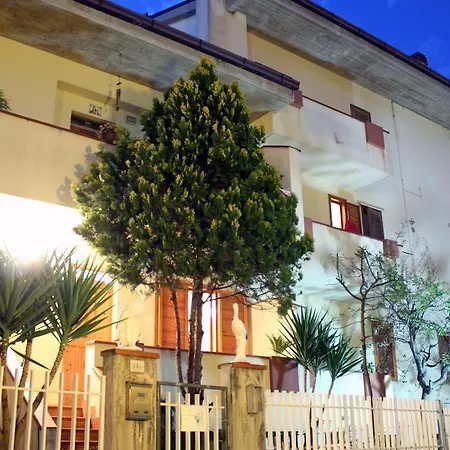 לינה וארוחת בוקר Mattia